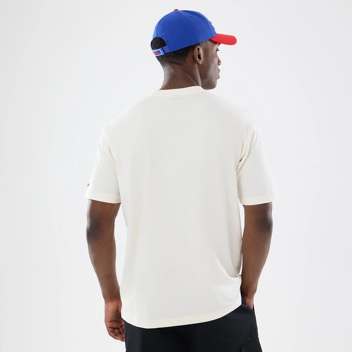 The model is wearing this NFL Sport Classic Buffalo Bills T-Shirt in Cream. 2