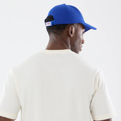 The model is wearing this NBA Sport Classic New York Knicks T-Shirt in cream. 7