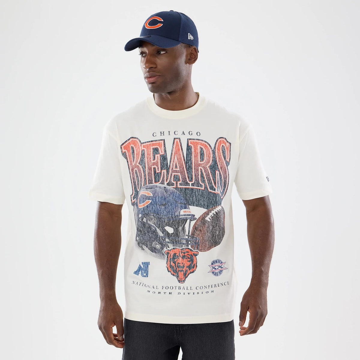 The model is wearing this NFL Sport Classic Chicago Bears T-Shirt in cream. 1