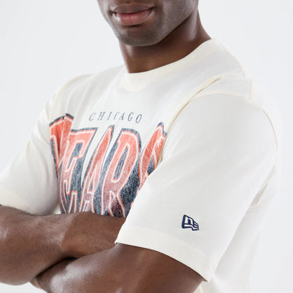 The model is wearing this NFL Sport Classic Chicago Bears T-Shirt in cream. 5