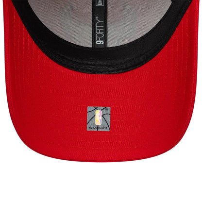 Pictured is this NBA Outline Chicago Bulls 9FORTY cap in red. 5
