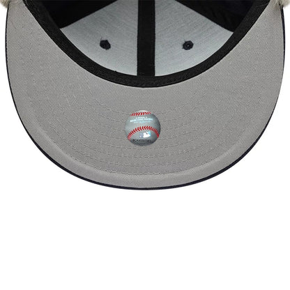 Pictured is this MLB Cotton Canvas New York Yankees Dogear 59FIFTY Fitted cap in navy. 3