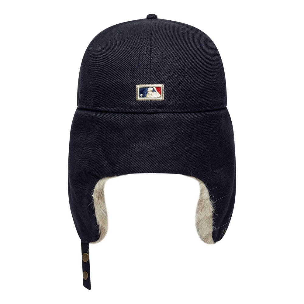 Pictured is this MLB Cotton Canvas New York Yankees Dogear 59FIFTY Fitted cap in navy. 9