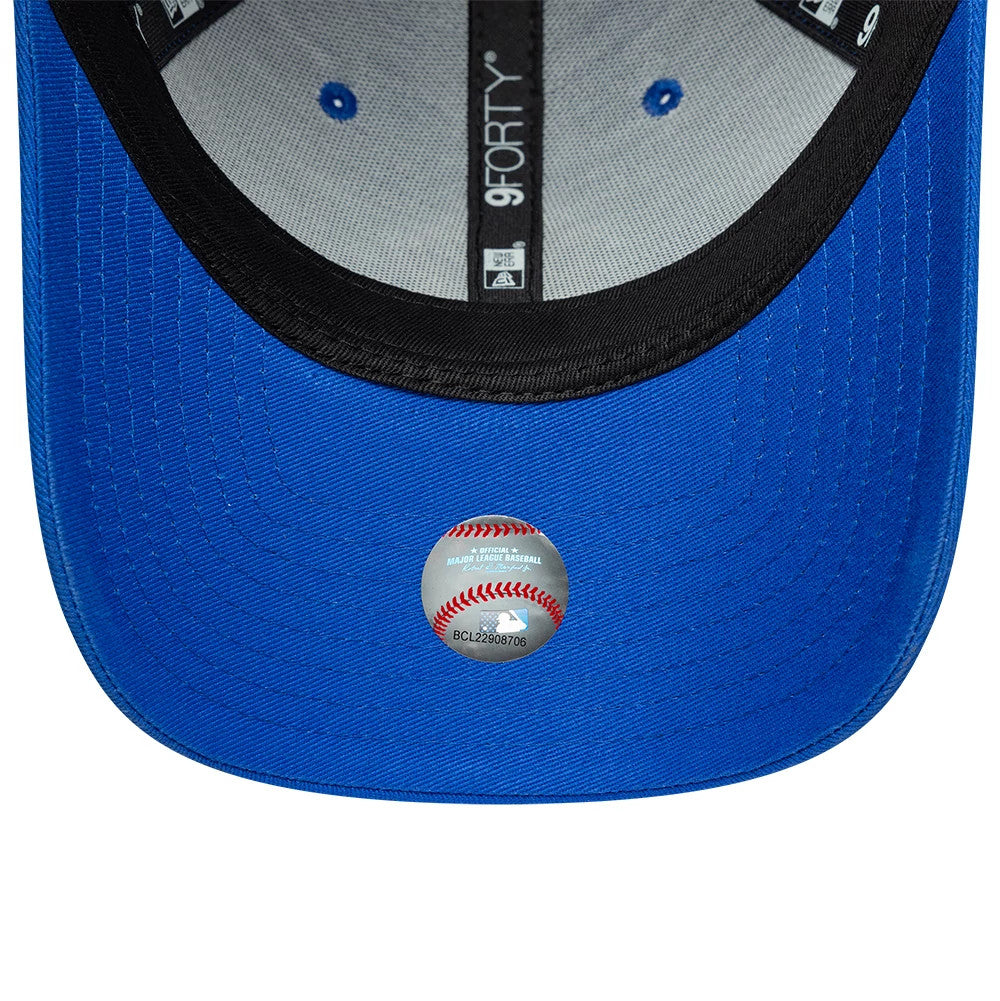 Pictured is this MLB Team Outline New York Yankees 9FORTY cap in bright blue. 5