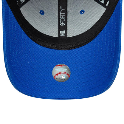 Pictured is this MLB Team Outline New York Yankees 9FORTY cap in bright blue. 5