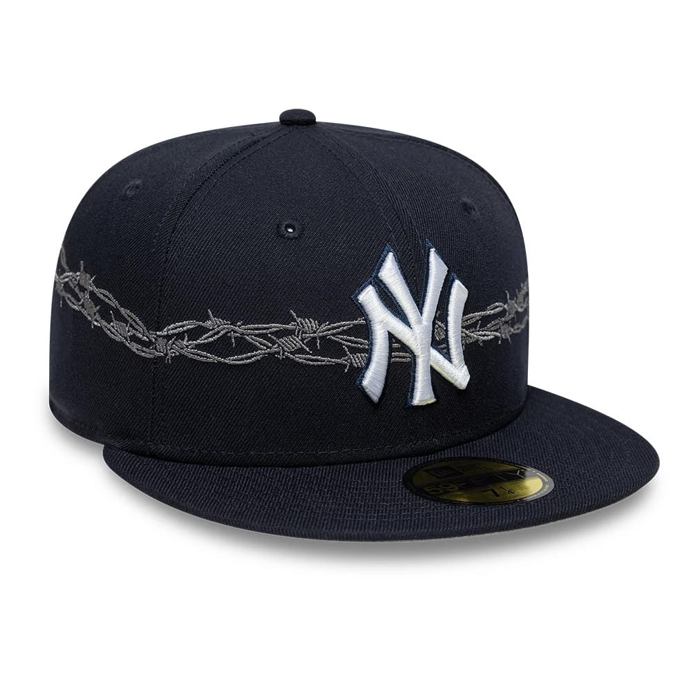 Pictured is this MLB Icon New York Yankees 59FIFTY Fitted cap in navy. 4