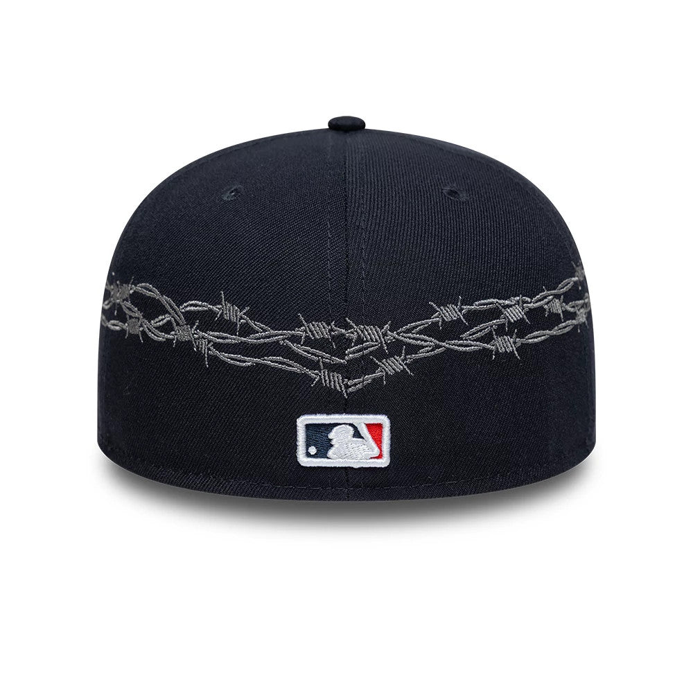 Pictured is this MLB Icon New York Yankees 59FIFTY Fitted cap in navy. 5