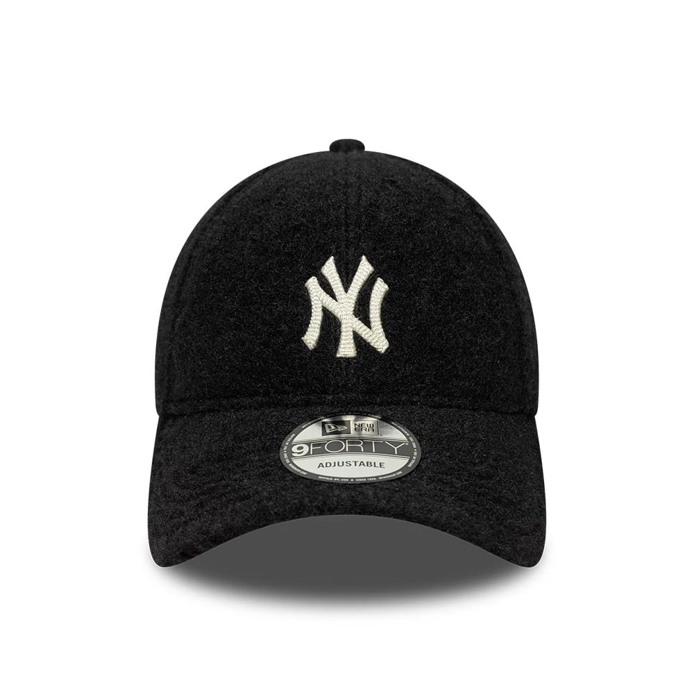 Pictured is this MLB Winter Borg New York Yankees 9FORTY cap in black. 2