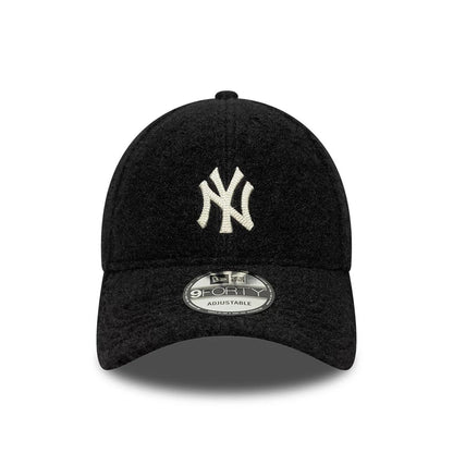 Pictured is this MLB Winter Borg New York Yankees 9FORTY cap in black. 2
