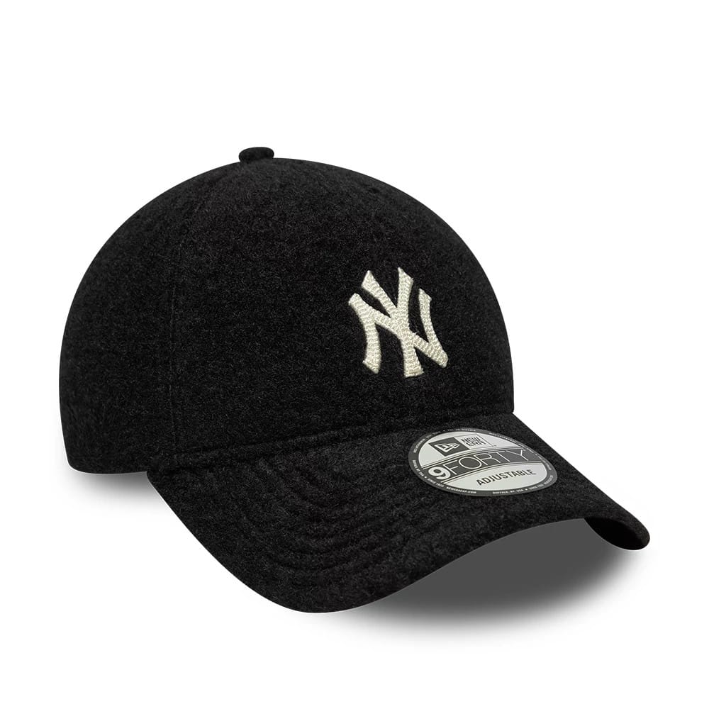 Pictured is this MLB Winter Borg New York Yankees 9FORTY cap in black. 3