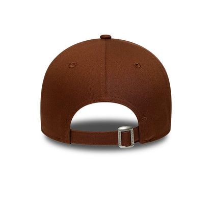 Pictured is this MLB Patch Detroit Tigers 9FORTY cap in brown. 4