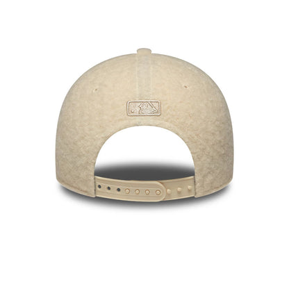 Pictured is this Womens MLB Winter Borg LA Dodgers 9FORTY M-Crown cap in cream. 4