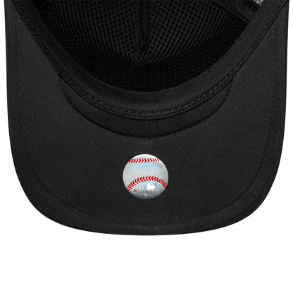 Pictured is this MLB Sporty New York Yankees 9FORTY Apex cap in black. 5
