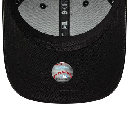 Pictured is this Womens MLB Diamante PU New York Yankees 9FORTY M-Crown cap in black. 5