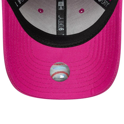 Pictured is this Youth MLB League Essential New York Yankees 9FORTY cap in bright pink. 5