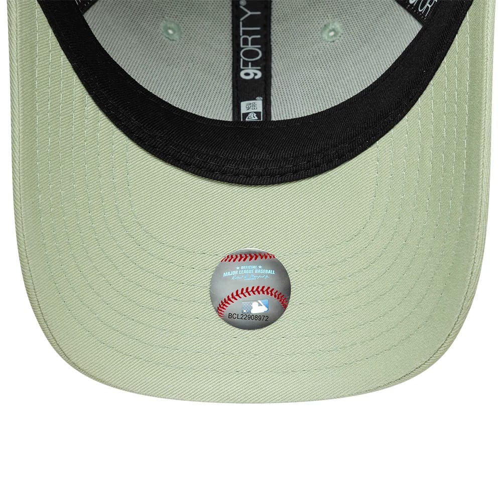 Pictured is this Youth MLB League Essential LA Dodgers 9FORTY cap in pastel green. 5