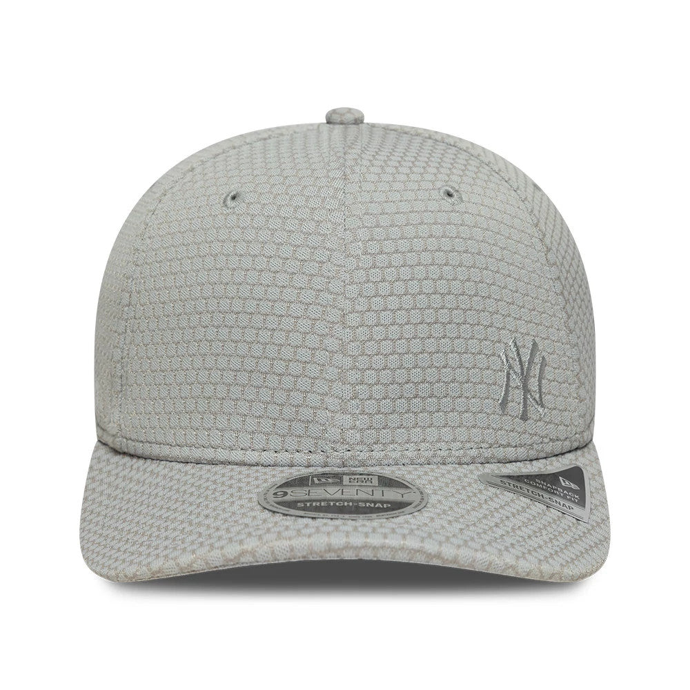 Pictured is this MLB Flawless Mesh New York Yankees 9SEVENTY Stretch Snap cap in grey. 2