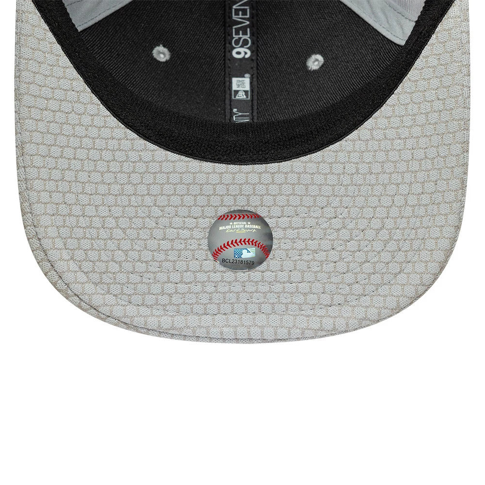 Pictured is this MLB Flawless Mesh New York Yankees 9SEVENTY Stretch Snap cap in grey. 5
