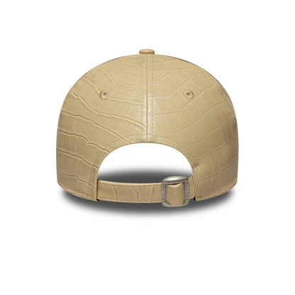 Pictured is this Womens MLB Pattern PU New York Yankees 9FORTY cap in light beige. 4