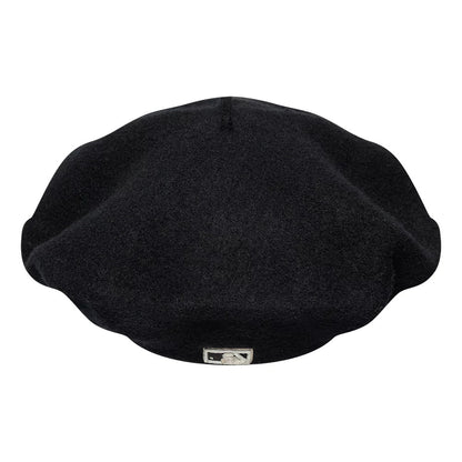Pictured is this MLB Cooperstown Pin New York Yankees Beret in black. 4