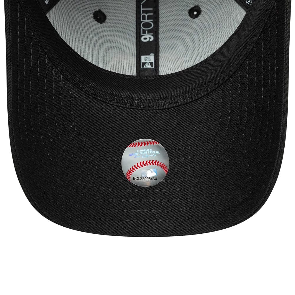 Pictured is this Youth MLB Fruit Icon New York Yankees 9FORTY cap in black. 5