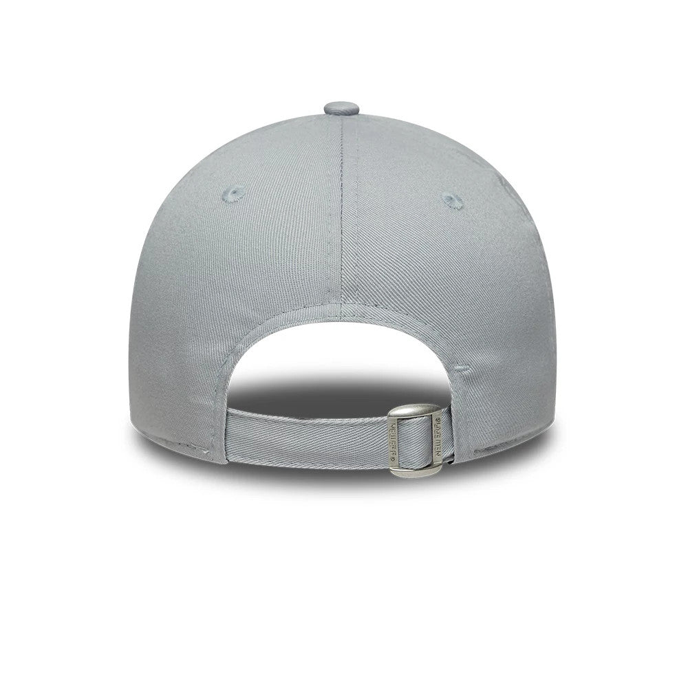 Pictured is this Youth MLB Metallic LA Dodgers 9FORTY cap in grey. 4