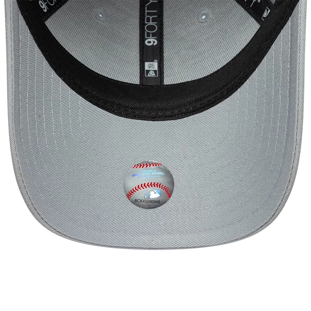 Pictured is this Youth MLB Metallic LA Dodgers 9FORTY cap in grey. 5