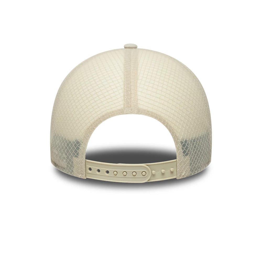 Pictured is this MLB Sporty Seattle Mariners 9FORTY Apex cap in cream. 4