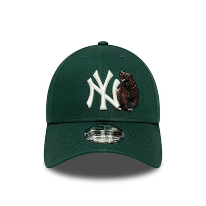 Pictured is this MLB Outdoor Icon New York Yankees 9FORTY cap in dark green. 2
