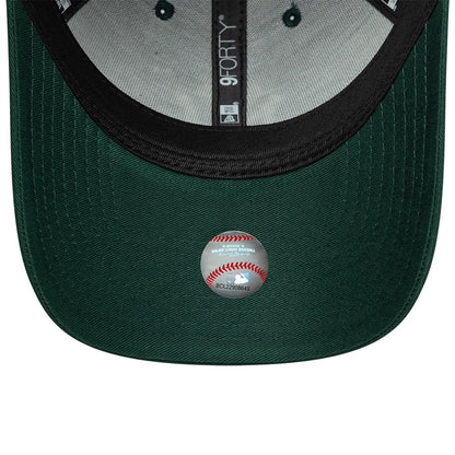 Pictured is this MLB Outdoor Icon New York Yankees 9FORTY cap in dark green. 5
