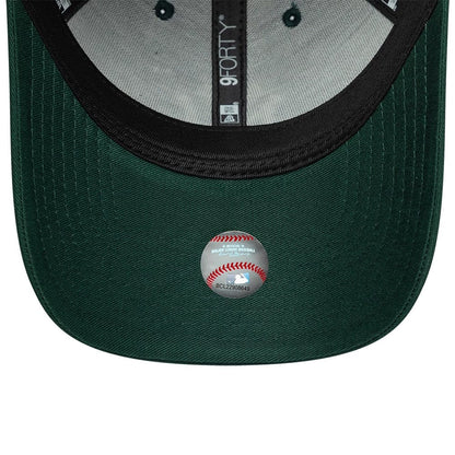 Pictured is this MLB Outdoor Icon New York Yankees 9FORTY cap in dark green. 5