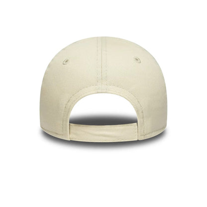 Pictured is this Toddler MLB League Essential New York Yankees 9FORTY cap in cream & blue. 4