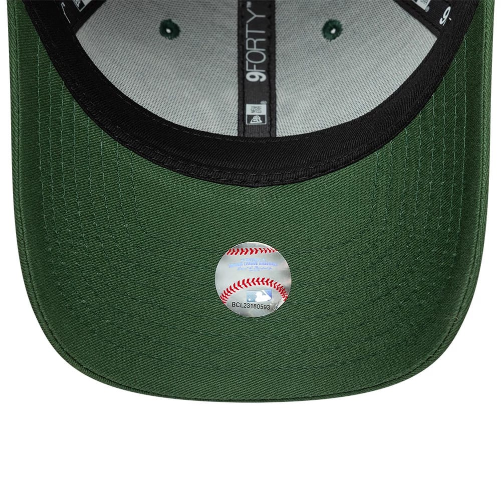 Pictured is this MLB Food Icon New York Yankees 9FORTY cap in dark green. 5