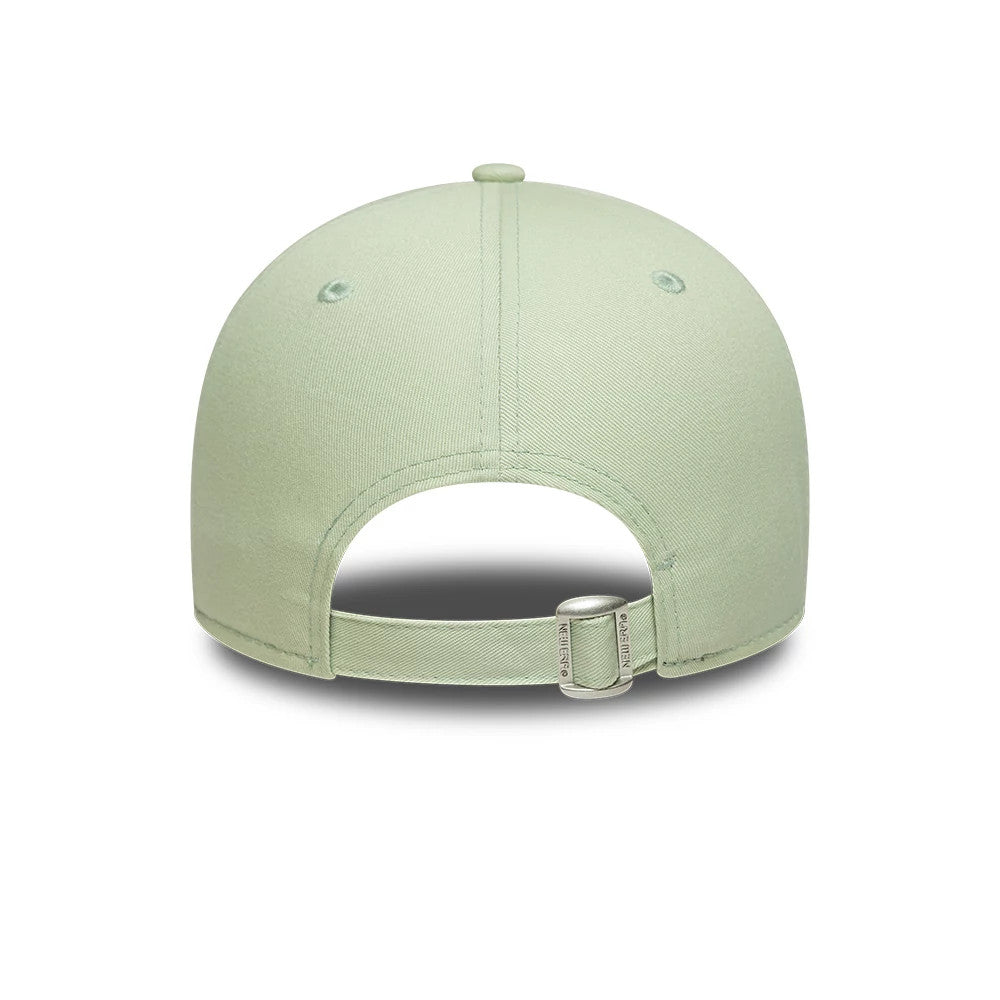 Pictured is this MLB League Essential LA Dodgers 9FORTY cap in pastel green. 4