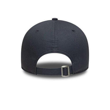 Pictured is this MLB League Essential New York Yankees 9FORTY cap in grey. 4