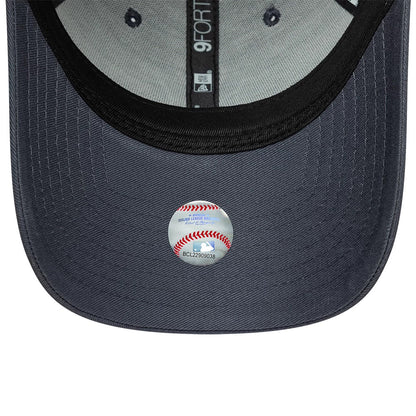 Pictured is this MLB League Essential New York Yankees 9FORTY cap in grey. 5
