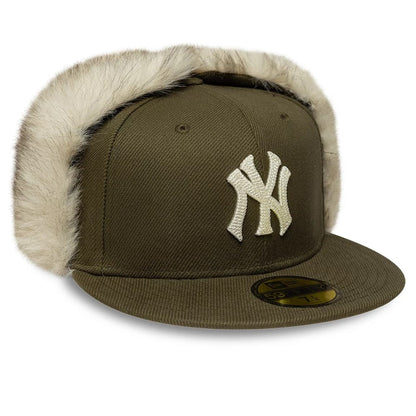 Pictured is this MLB Cotton Canvas New York Yankees Dogear 59FIFTY Fitted cap in dark green. 6