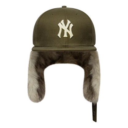 Pictured is this MLB Cotton Canvas New York Yankees Dogear 59FIFTY Fitted cap in dark green. 5