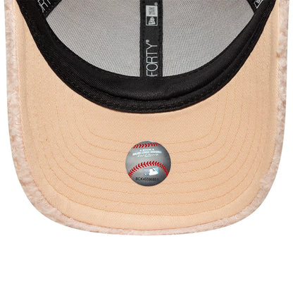 Pictured is this Youth MLB Winter Borg New York Yankees 9FORTY M-Crown cap in pastel pink. 5