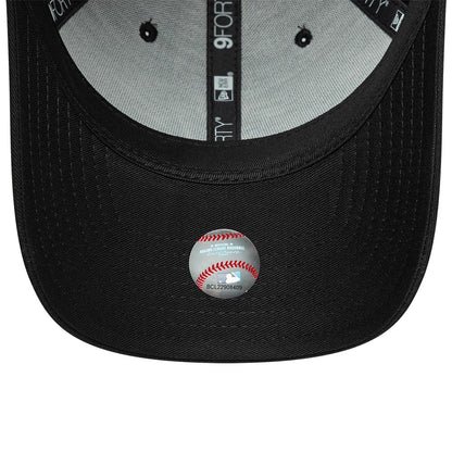 Pictured is this MLB New York Yankees 9FORTY M-Crown cap in black. 5