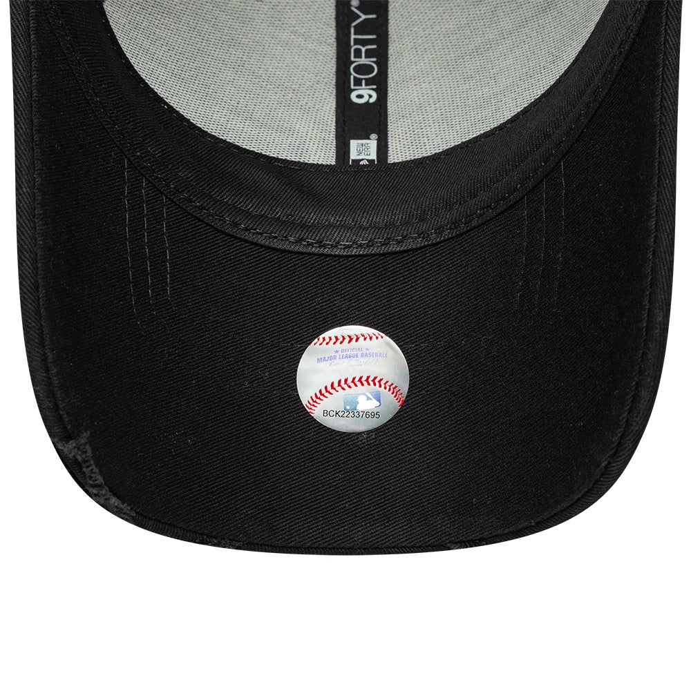Pictured is this MLB Stitched New York Yankees 9FORTY cap in black. 5