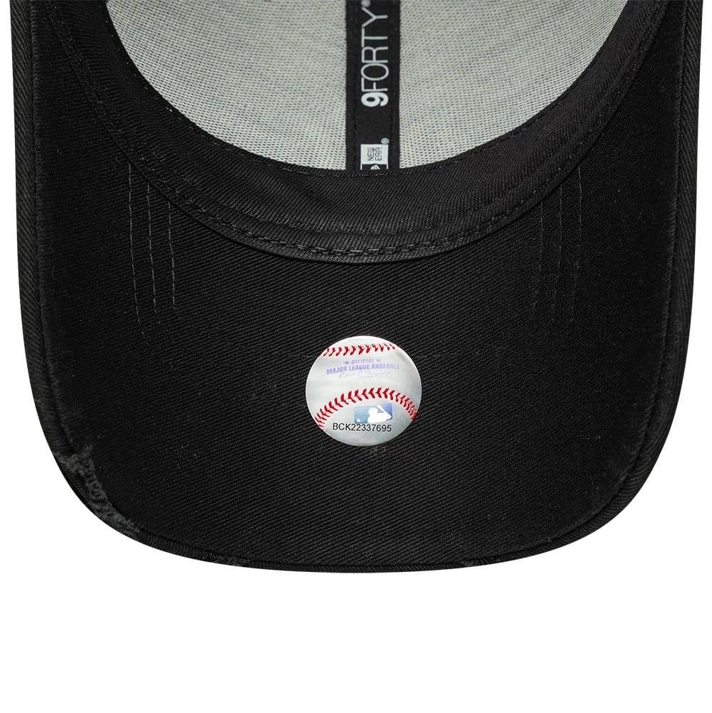 Pictured is this MLB Stitched New York Yankees 9FORTY cap in black. 5