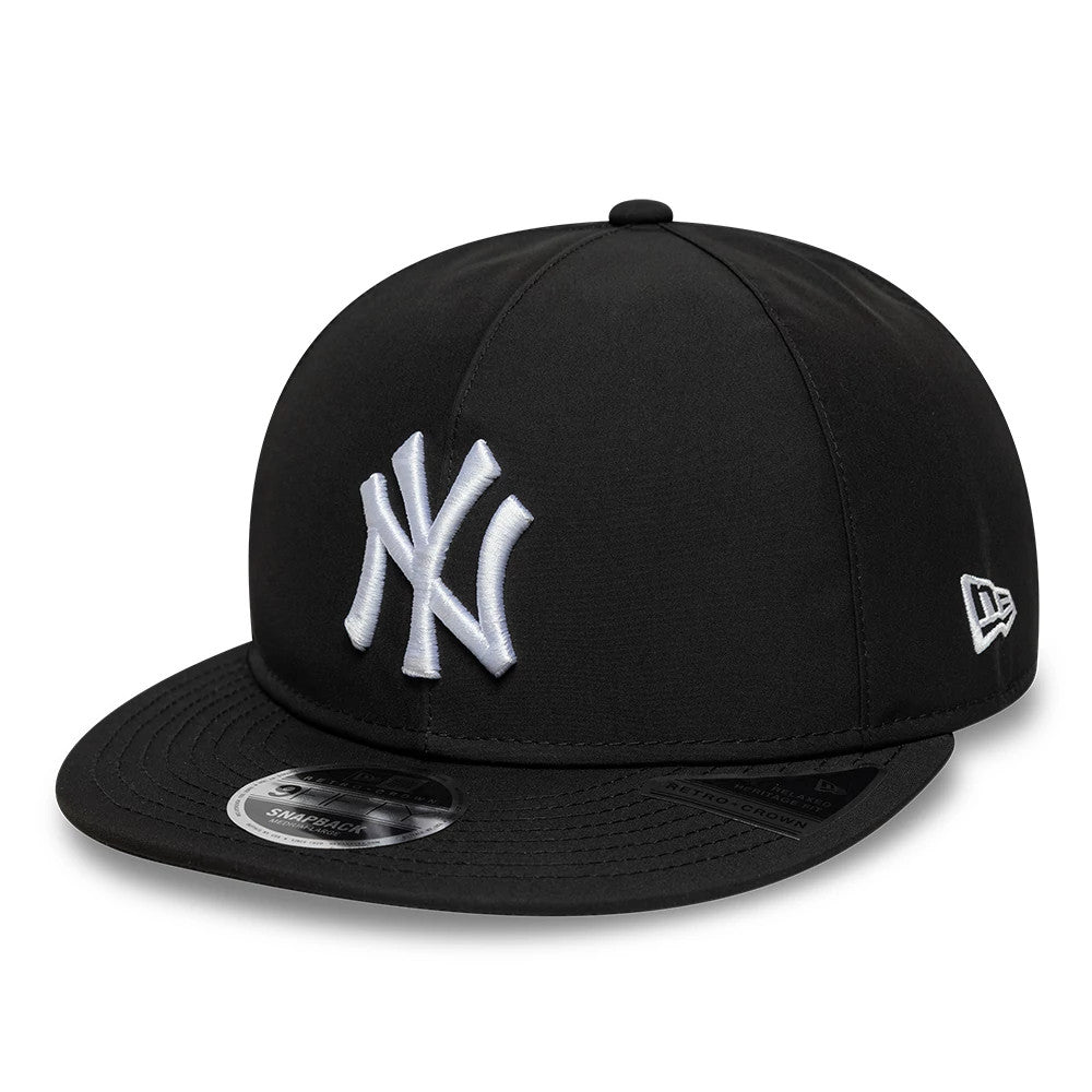 Pictured is this MLB X Gore-Tex New York Yankees Retro Crown 9FIFTY cap in black. 3