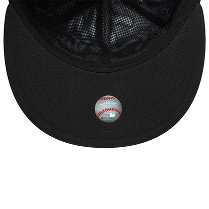 Pictured is this MLB X Gore-Tex New York Yankees Retro Crown 9FIFTY cap in black. 6