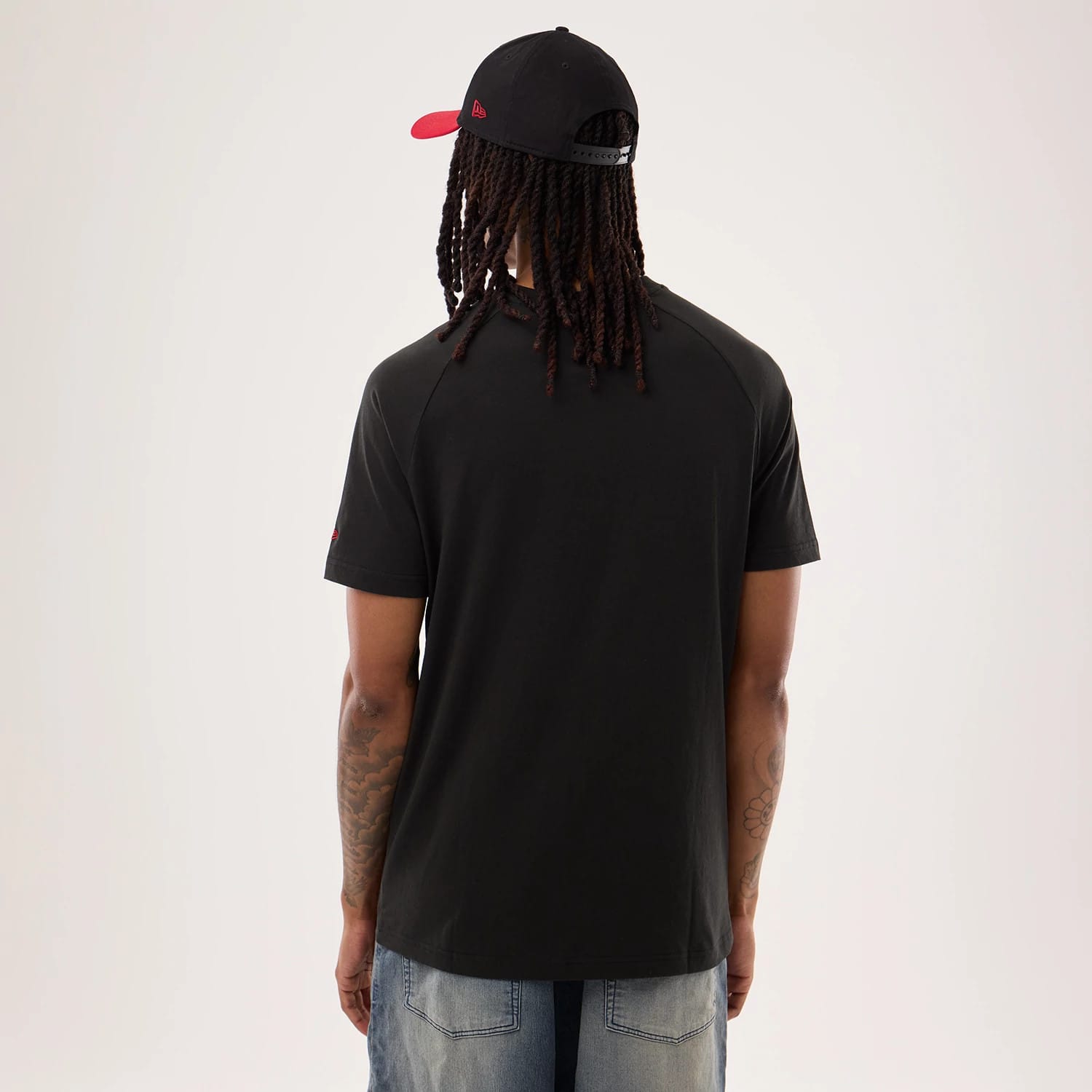 The model is wearing this NFL Sideline 2026 San Francisco 49ers T-Shirt in black. 2