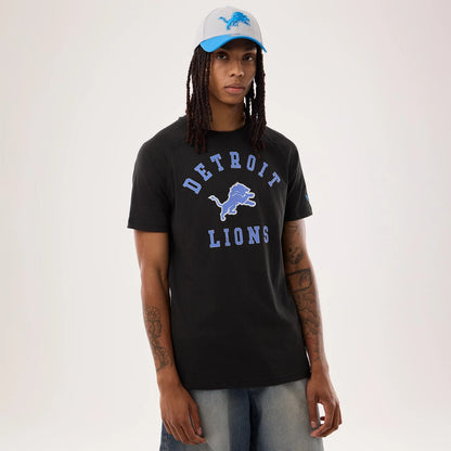 The model is wearing this NFL Sideline 2026 Detroit Lions T-Shirt in black. 1