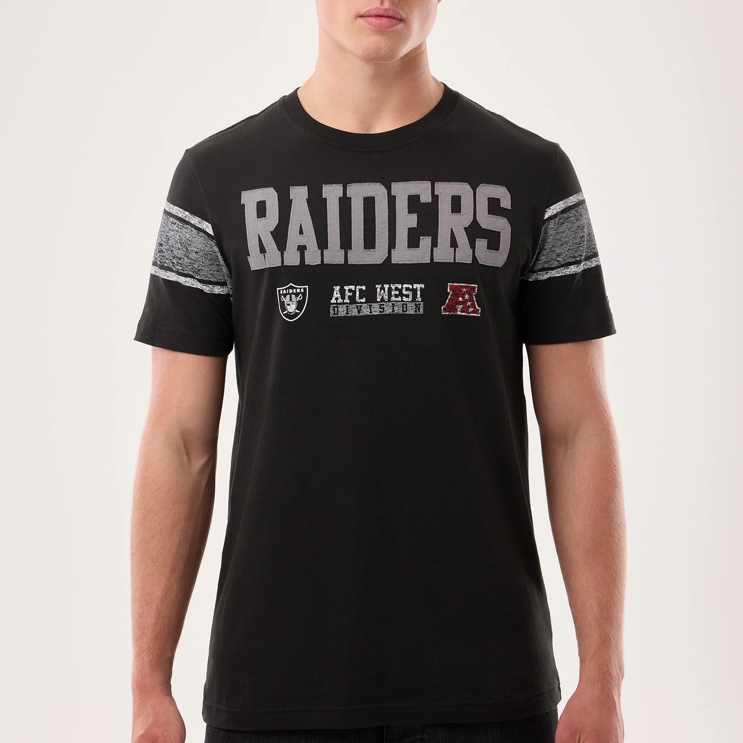 The model is wearing this NFL Sideline 2026 Las Vegas Raiders T-Shirt in black. 6