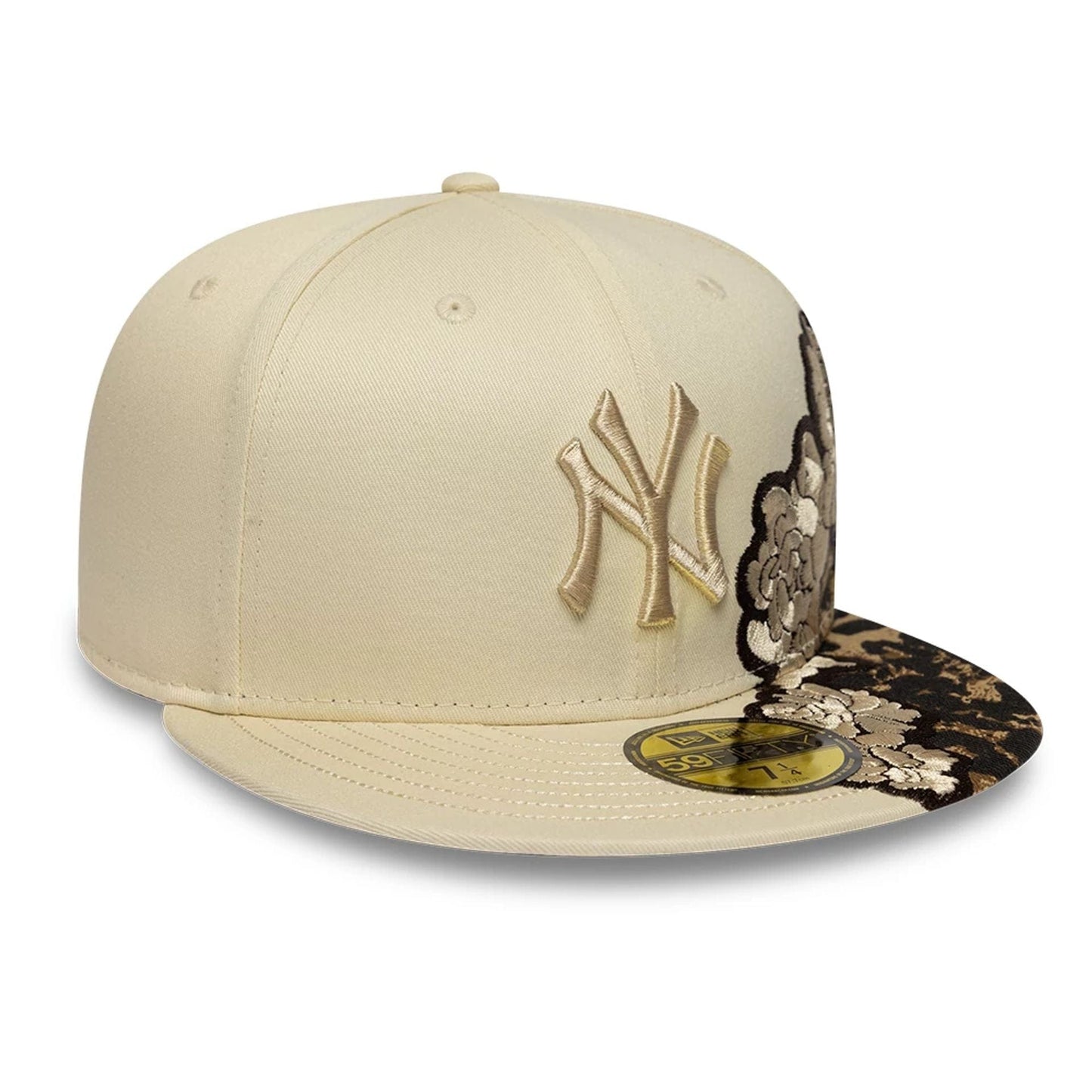 Pictured is this MLB Floral Leopard New York Yankees 59FIFTY Fitted cap in light beige. 4