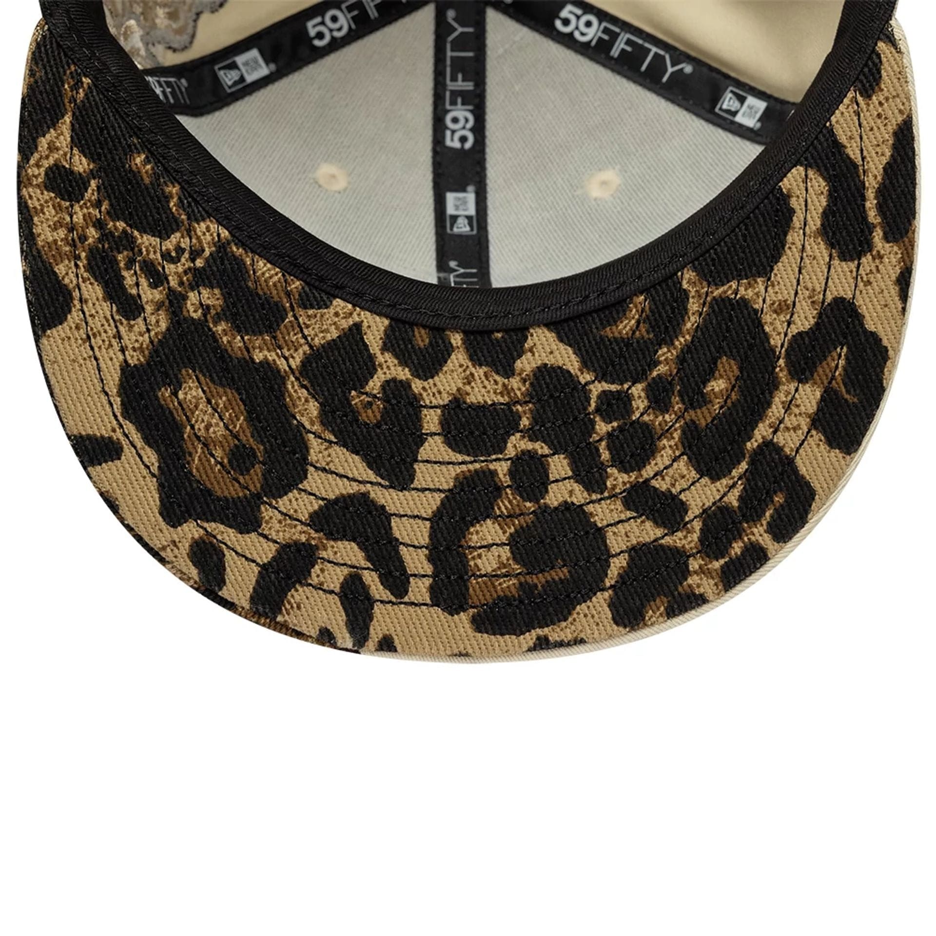 Pictured is this MLB Floral Leopard New York Yankees 59FIFTY Fitted cap in light beige. 2