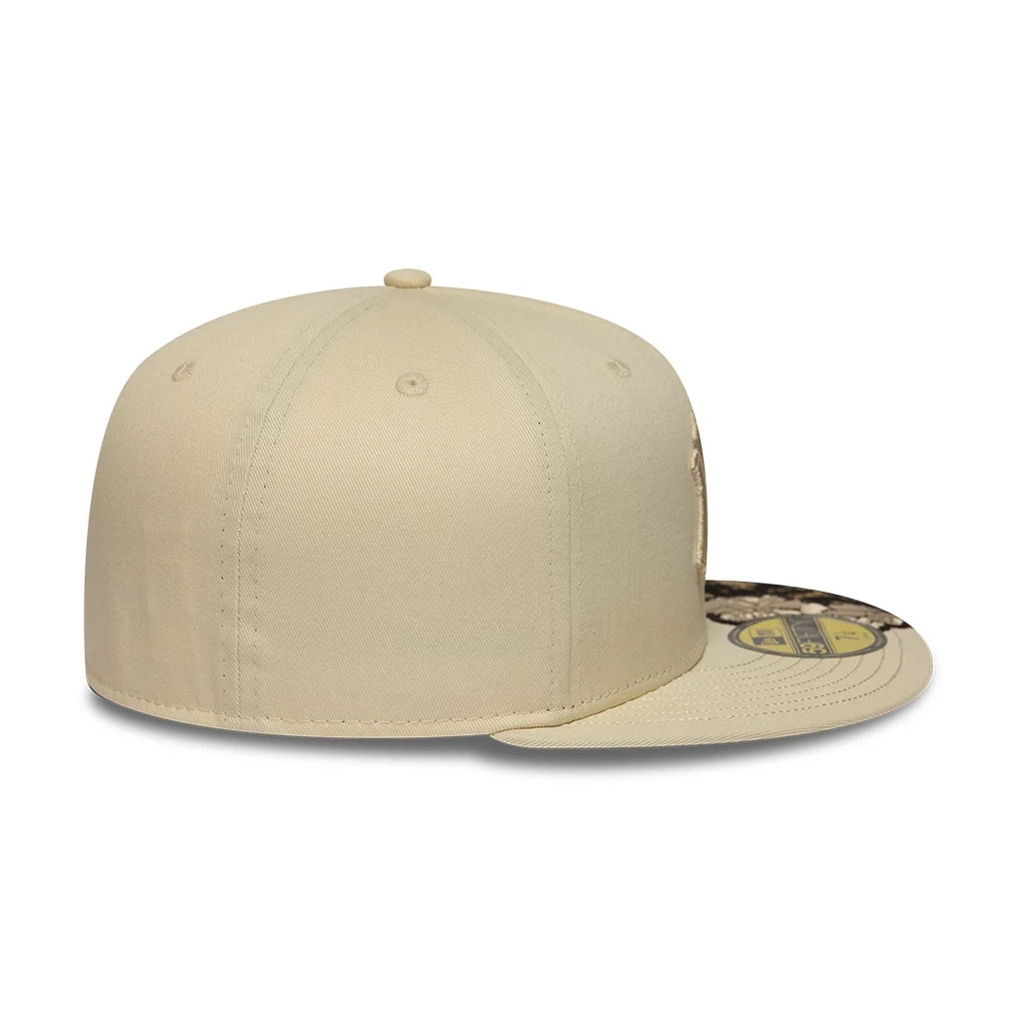 Pictured is this MLB Floral Leopard New York Yankees 59FIFTY Fitted cap in light beige. 6
